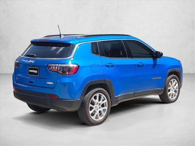 Used 2023 Jeep Compass Latitude w/ Sun and Sound Group AWD/4WD image 5