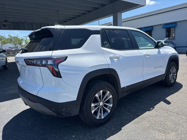 Used 2026 Chevrolet Equinox LT w/ Convenience Package II FWD image 3