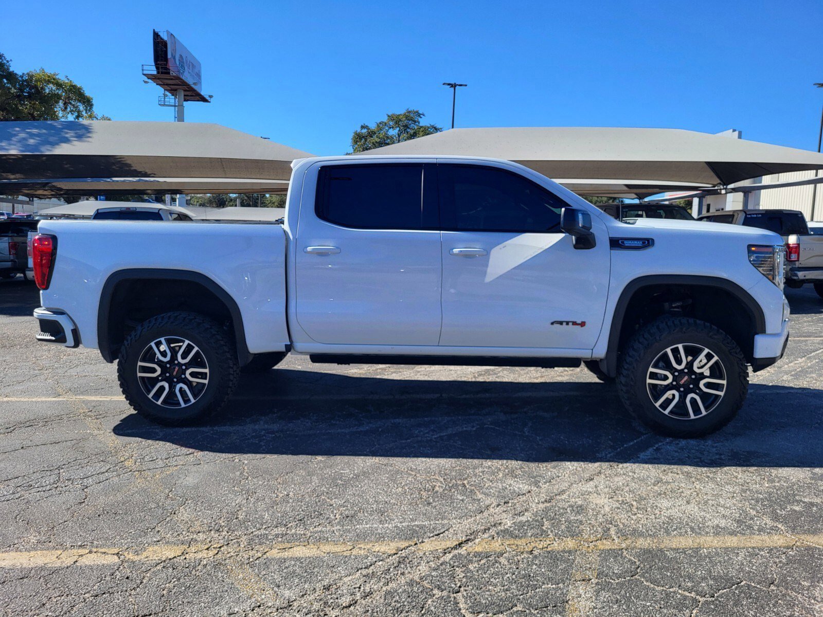 Used 2025 GMC Sierra 1500 AT4 w/ AT4 Premium Package image 2