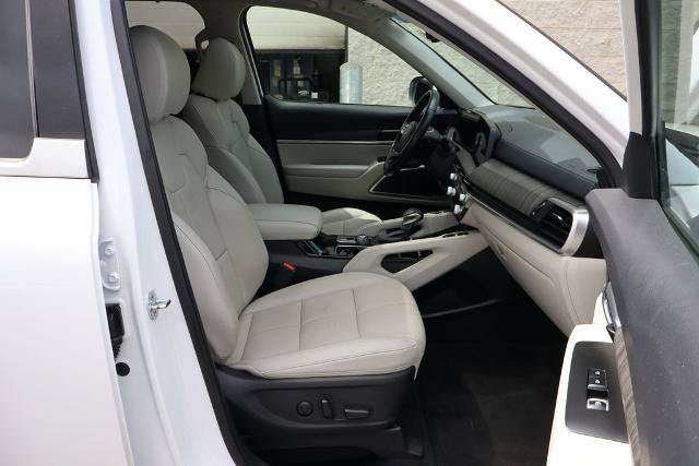 Used 2023 Kia Telluride EX w/ EX Captain's Chair Package AWD/4WD image 35