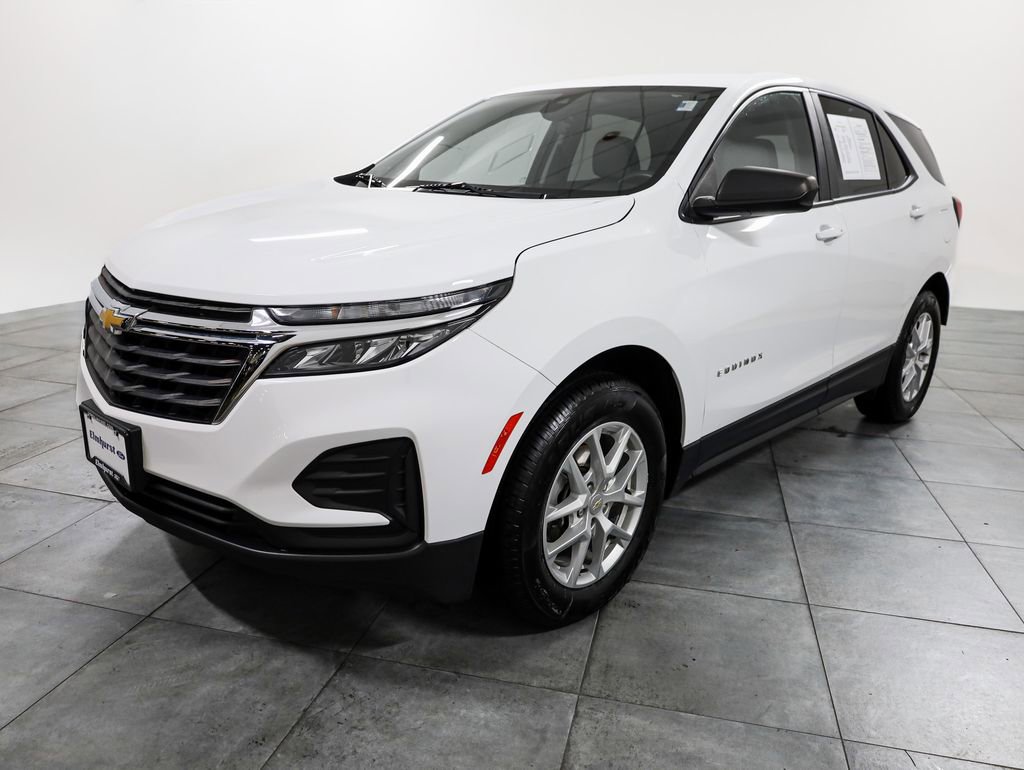 Used 2022 Chevrolet Equinox LS w/ LS Convenience Package image 3