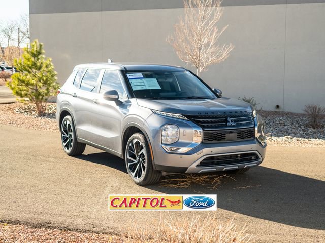 Used 2022 Mitsubishi Outlander SE image 8