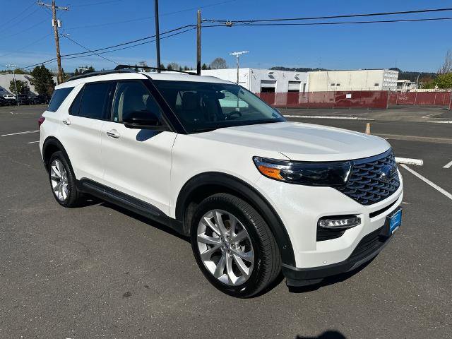 Certified 2022 Ford Explorer Platinum w/ Equipment Group 601A AWD/4WD image 9
