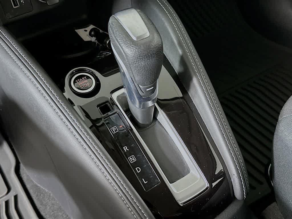 Used 2020 Nissan Kicks SR w/ Exterior Package FWD image 18