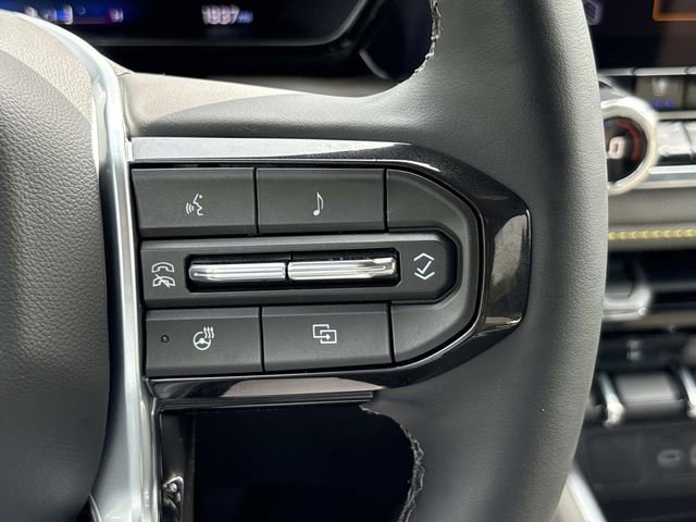 Used 2026 Chevrolet Colorado ZR2 w/ Technology Package AWD/4WD image 29