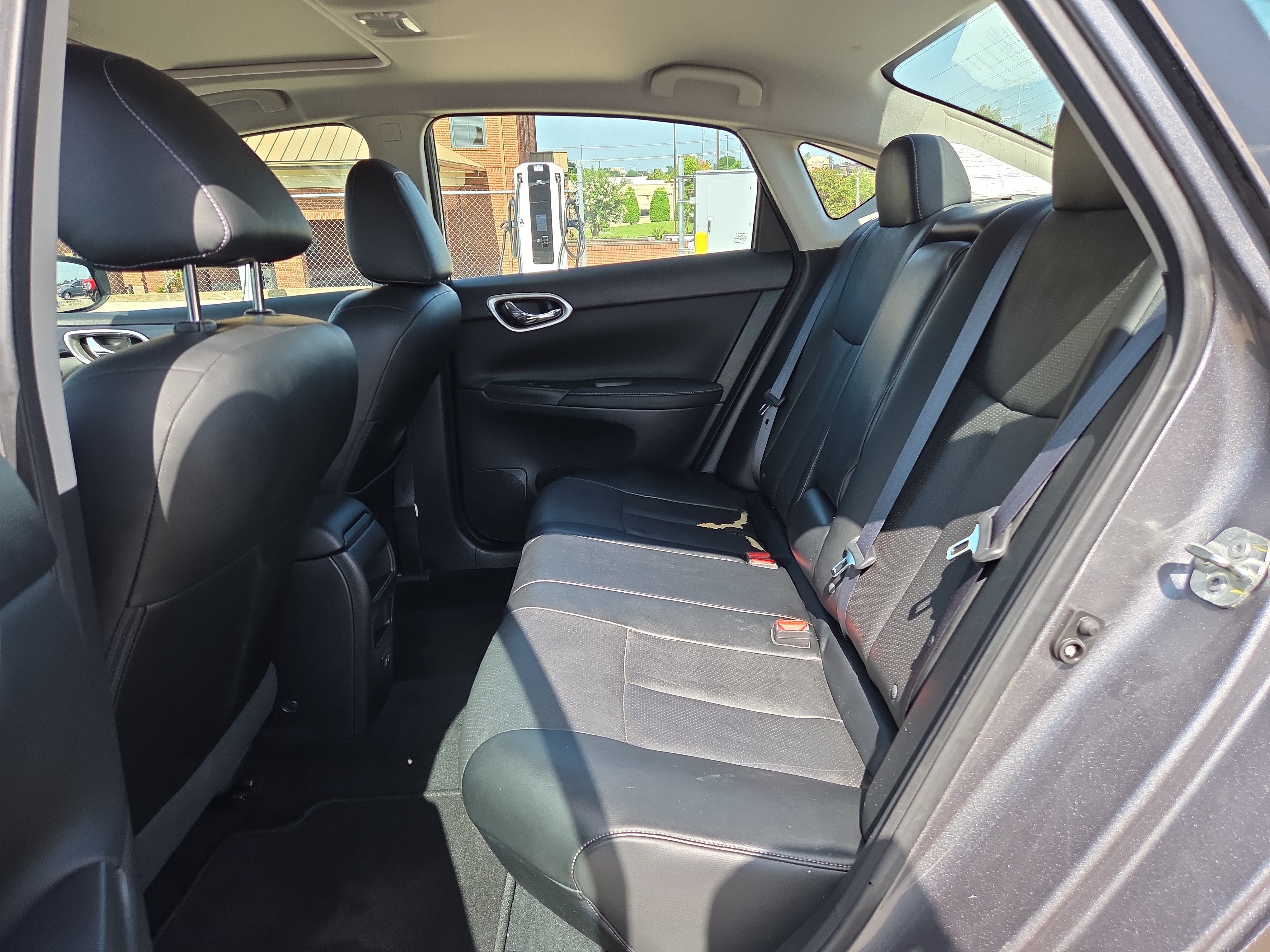 Used 2019 Nissan Sentra SL FWD image 11