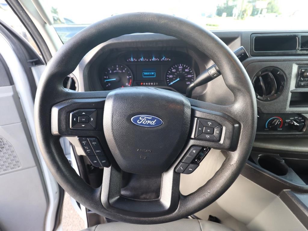 Certified 2022 Ford E-450 and Econoline 450 Super Duty w/ Power Windows & Locks Group image 20