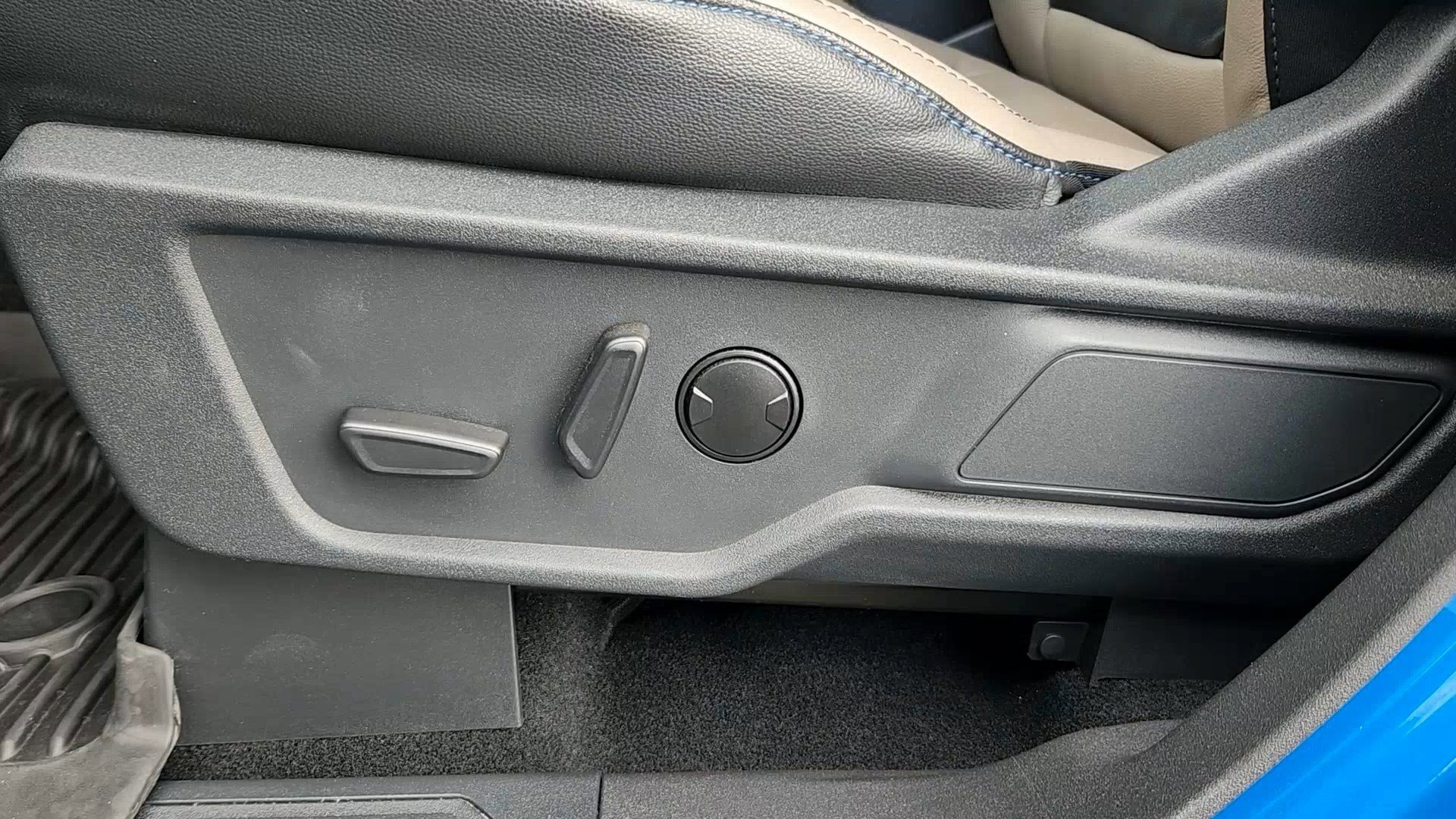 Certified 2024 Ford Bronco Wildtrak image 9