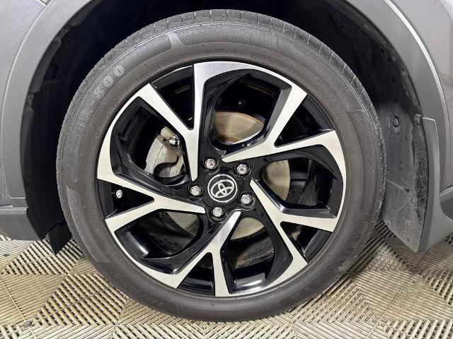 Used 2021 Toyota C-HR XLE FWD image 8