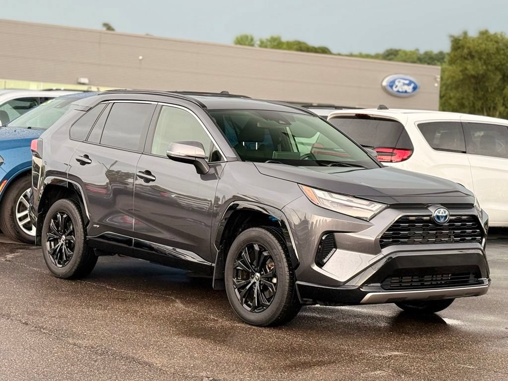 Used 2024 Toyota RAV4 SE w/ Weather Package AWD/4WD image 28