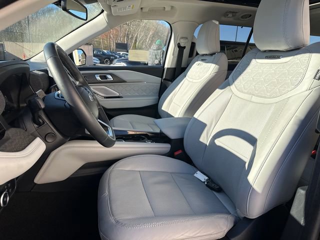 Certified 2025 Ford Explorer Platinum w/ LUX Leather Package image 41