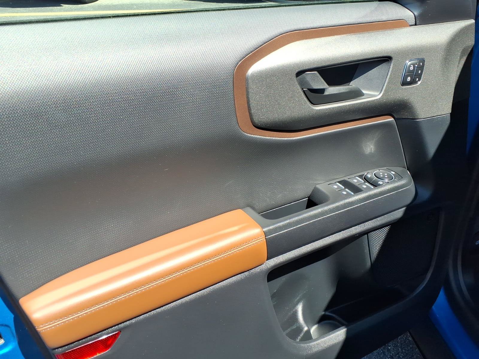 Certified 2025 Ford Bronco Sport Outer Banks w/ Outer Banks Tech Package+ AWD/4WD image 11