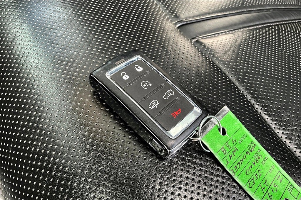 Used 2024 Jeep Grand Wagoneer L Series II w/ Quick Order Packagew 28T image 12