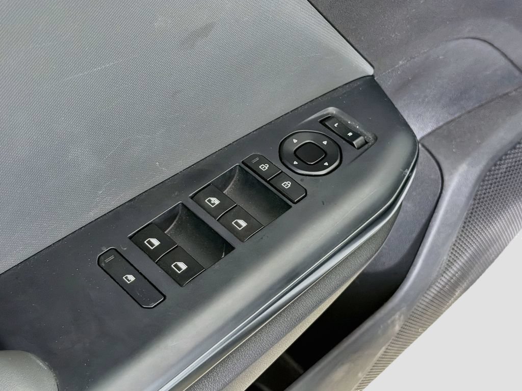 Used 2025 Kia K4 FWD image 21