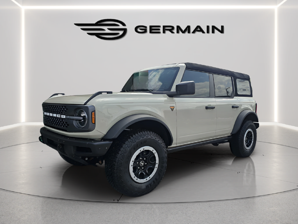 Certified 2025 Ford Bronco Badlands w/ Sasquatch Package AWD/4WD image 3
