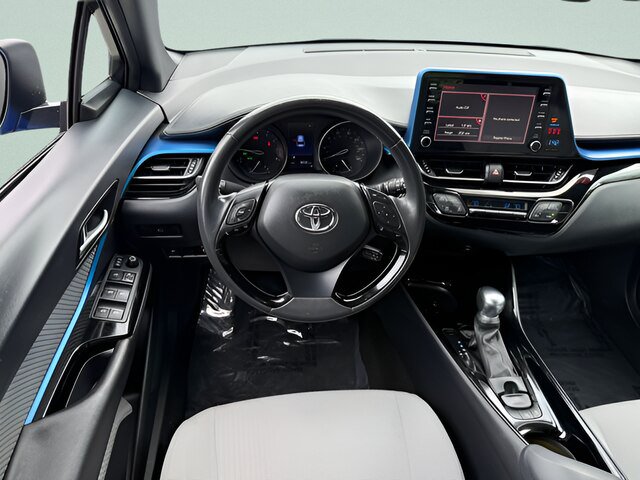 Used 2019 Toyota C-HR XLE FWD image 7