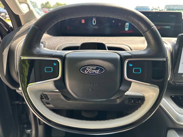 Certified 2025 Ford Expedition Platinum w/ Driver's Package AWD/4WD image 32