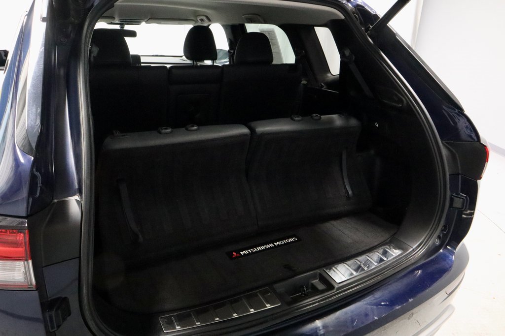 Used 2022 Mitsubishi Outlander SE image 17