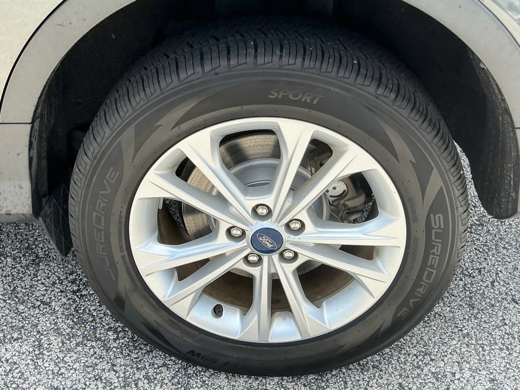 Certified 2019 Ford Escape SE FWD image 23