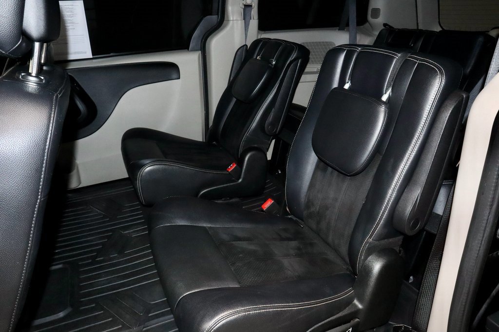 Used 2017 Dodge Grand Caravan SXT image 21