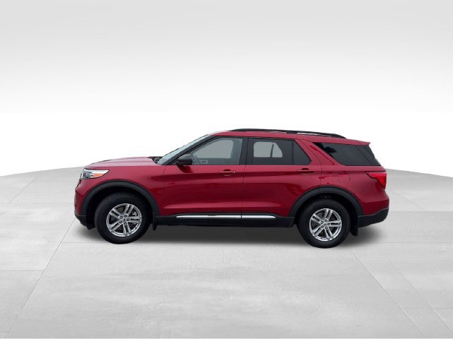 Certified 2024 Ford Explorer XLT w/ Equipment Group 202A AWD/4WD image 3