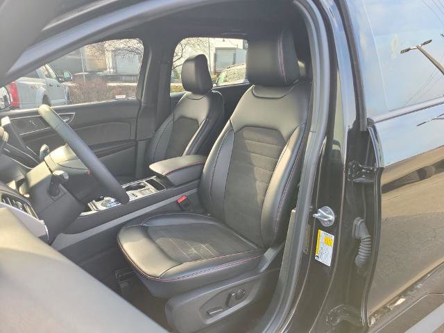 Certified 2023 Ford Edge ST-Line image 17