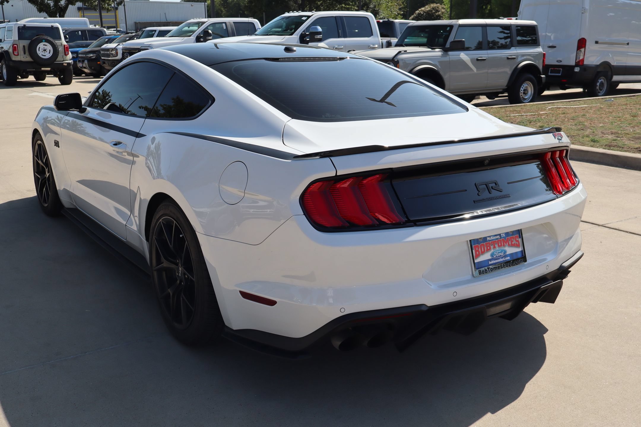 Certified 2020 Ford Mustang GT Premium w/ Black Accent Package RWD image 6