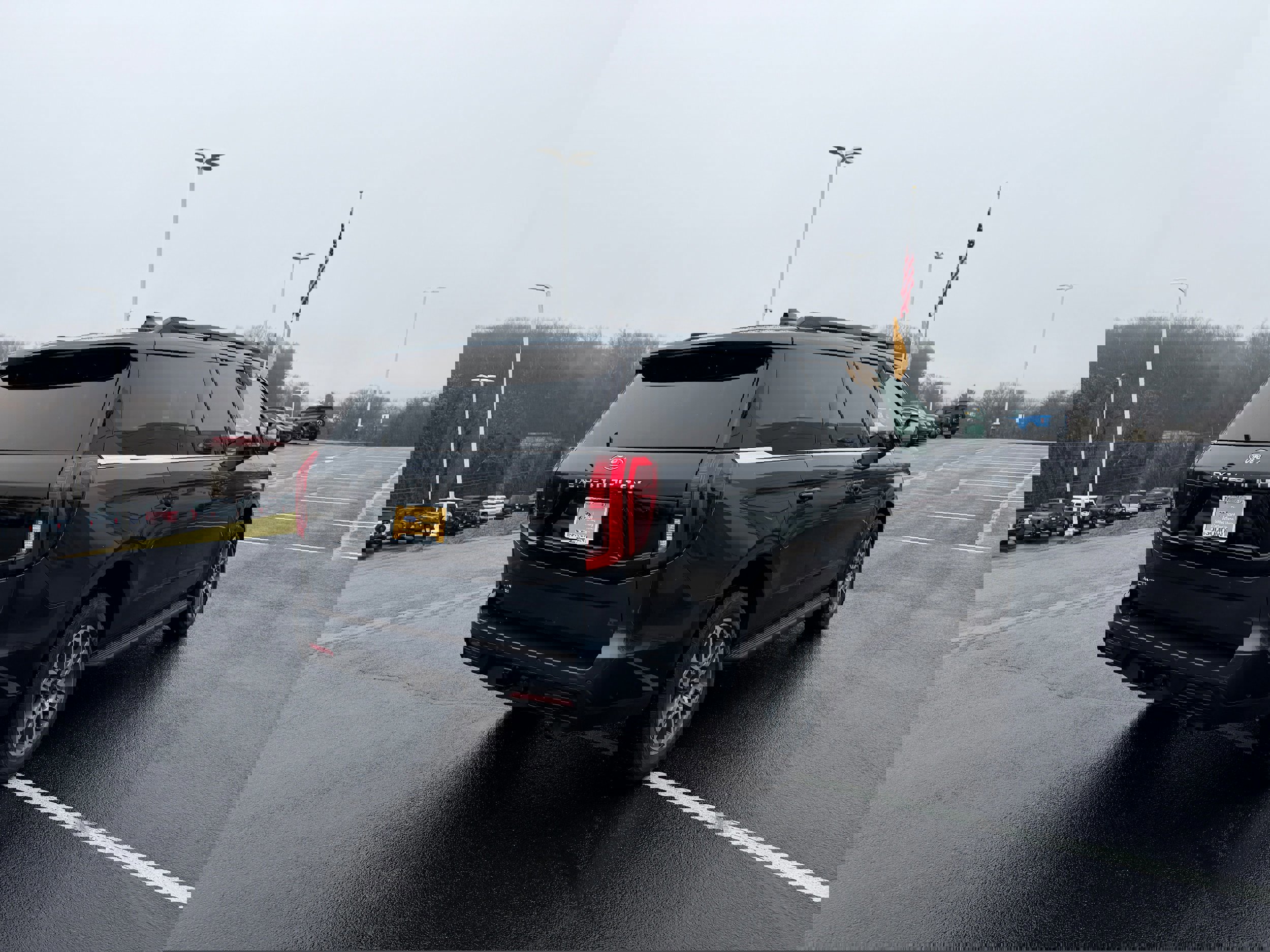 Certified 2025 Ford Expedition Active image 3