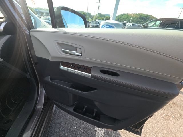 Used 2024 Toyota Sienna XLE w/ XLE Plus Package AWD/4WD image 26