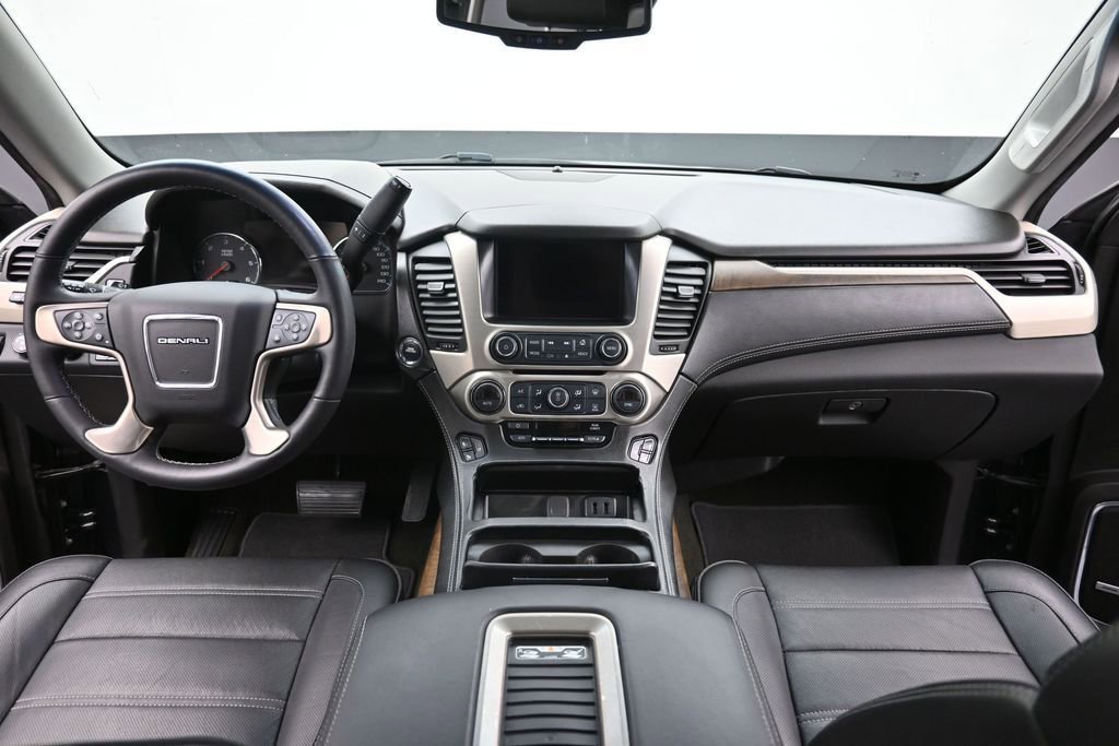 Used 2018 GMC Yukon XL Denali w/ Denali Ultimate Package AWD/4WD image 12
