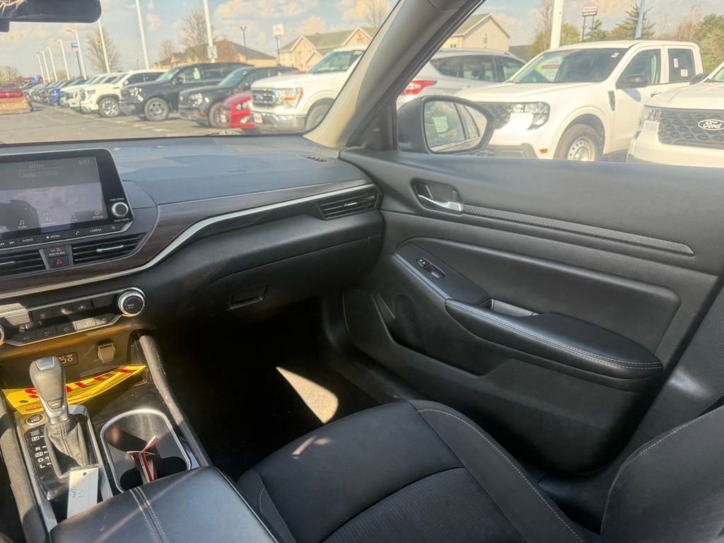 Used 2024 Nissan Altima 2.5 SV FWD image 29