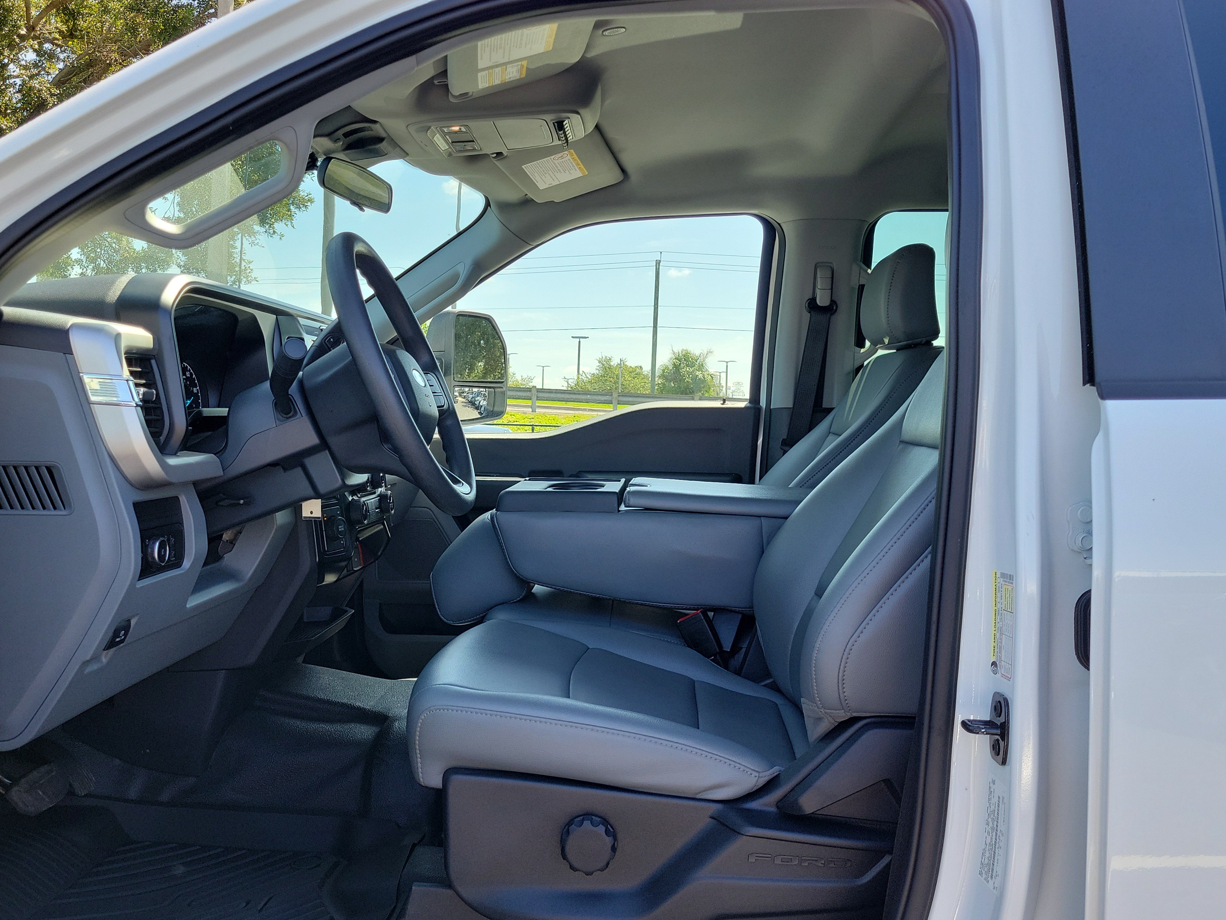Certified 2025 Ford F350 XL AWD/4WD image 17