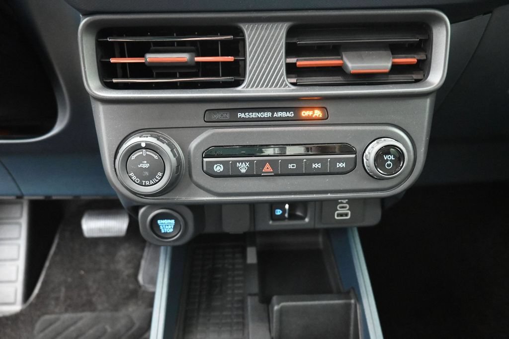 Certified 2025 Ford Maverick Lariat w/ 4K Tow Package AWD/4WD image 26