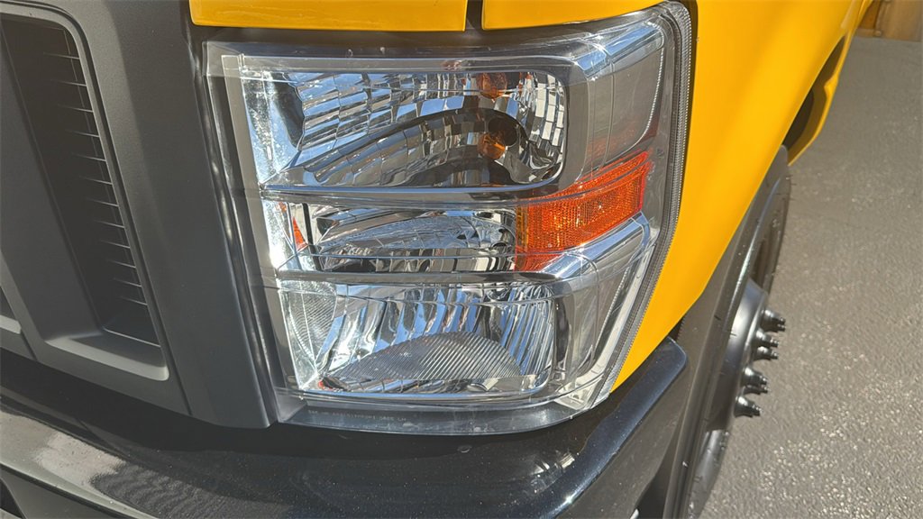 Certified 2022 Ford E-350 and Econoline 350 Super Duty image 6