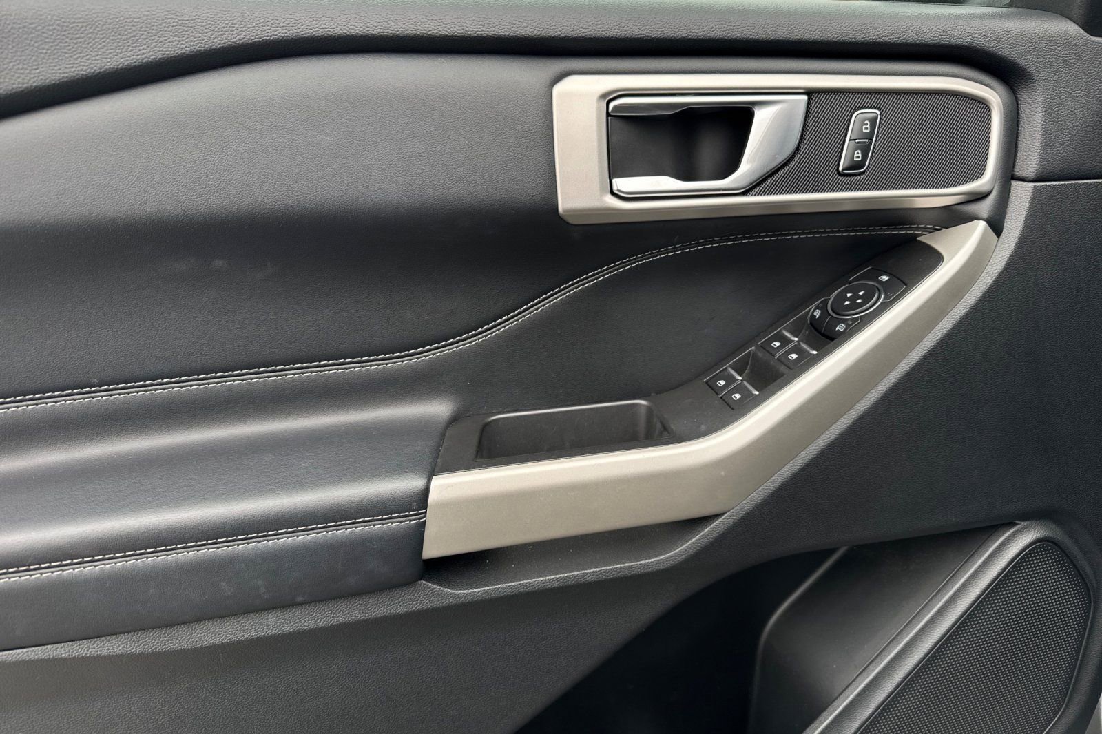 Certified 2023 Ford Explorer XLT w/ Equipment Group 202A image 11