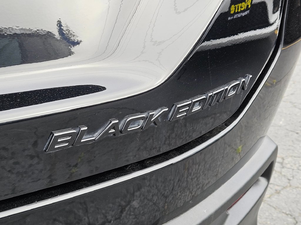 Used 2025 Honda Pilot Black Edition image 11