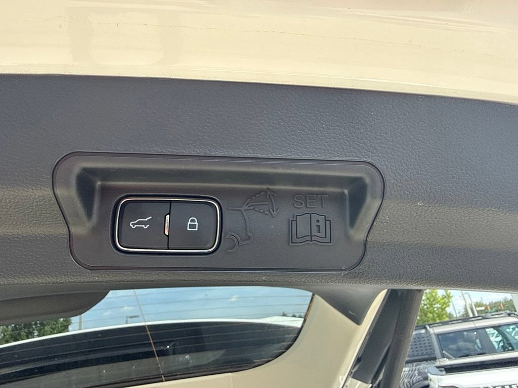 Certified 2026 Ford Explorer Active RWD image 28