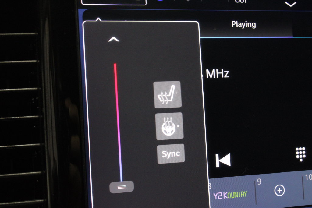 Used 2025 Chrysler Pacifica Select FWD image 4