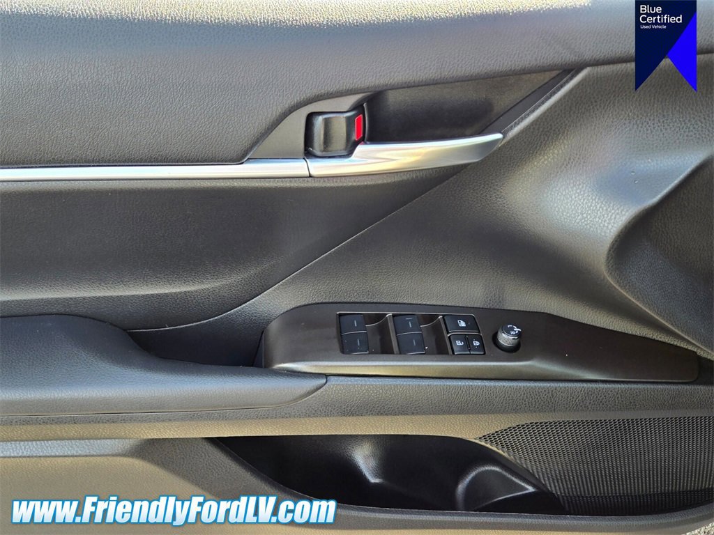 Used 2023 Toyota Camry SE image 19