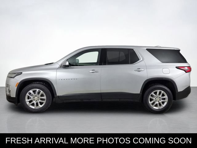 Used 2022 Chevrolet Traverse LS image 2