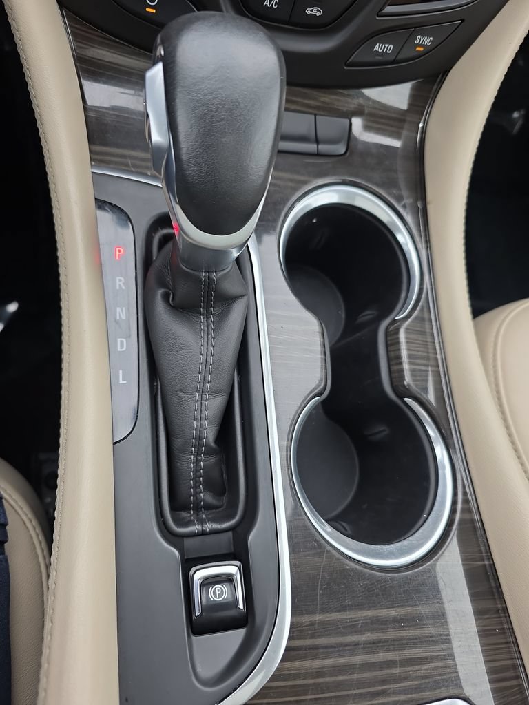 Used 2019 Buick Envision Premium w/ Driver Confidence Package AWD/4WD image 33