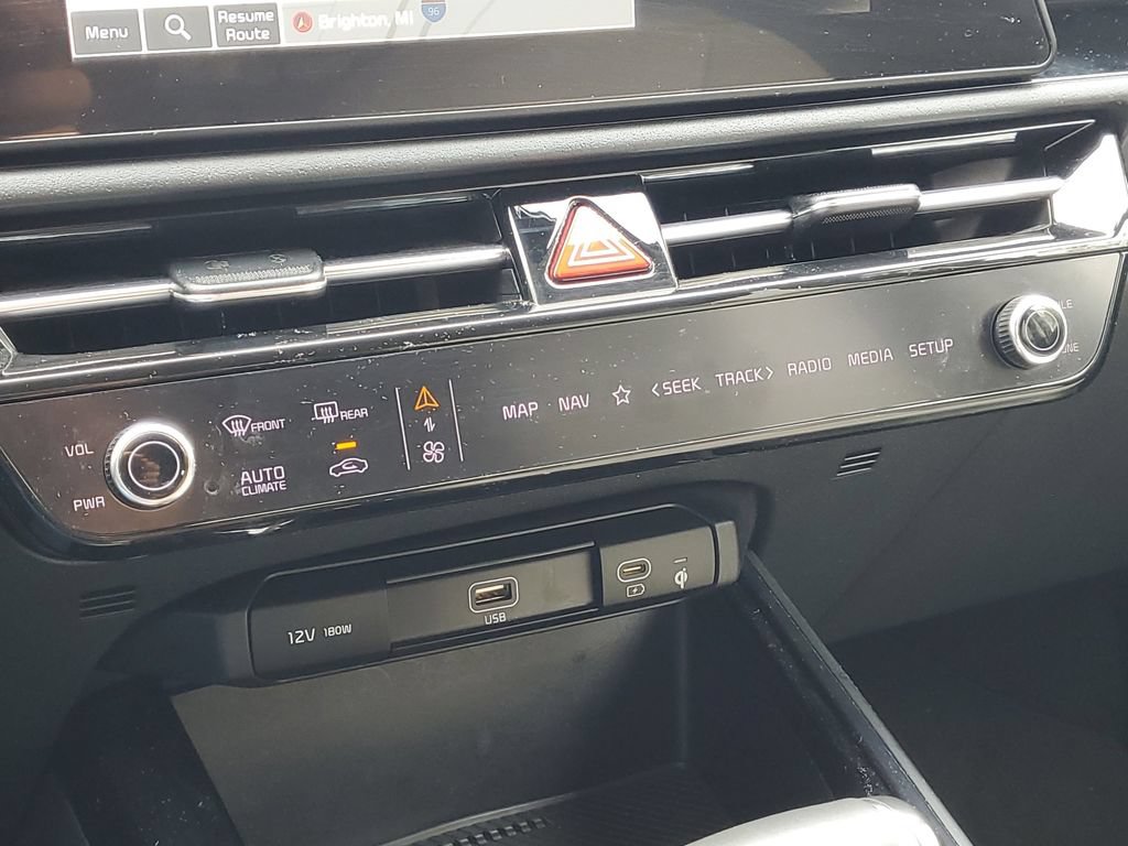 Used 2023 Kia Niro EX FWD image 29