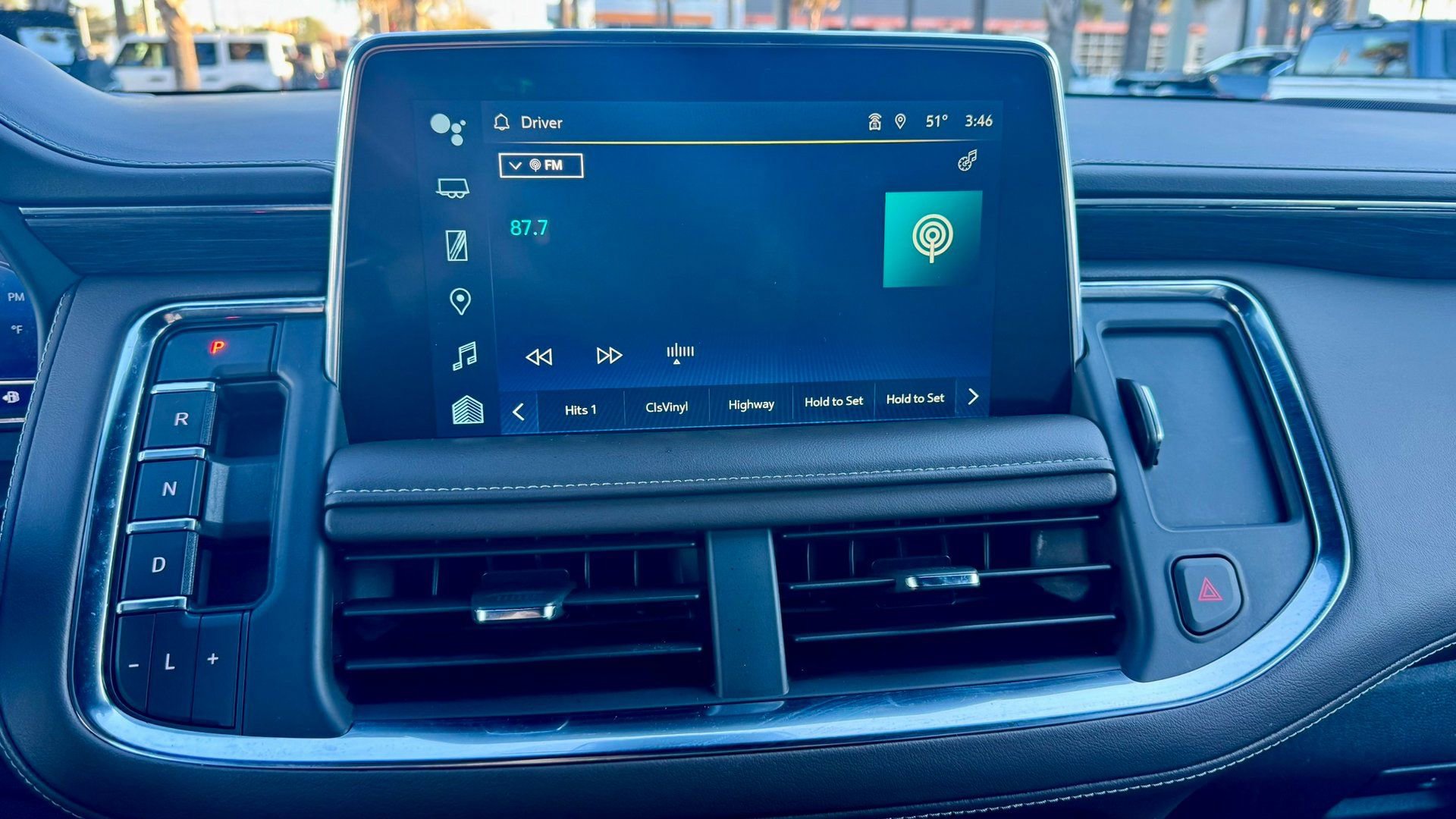 Used 2024 Chevrolet Suburban LT image 27