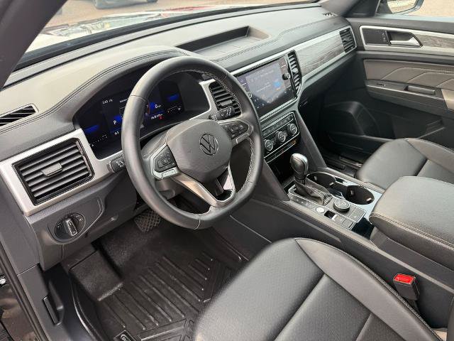 Used 2022 Volkswagen Atlas Cross Sport SE w/ Black Wheel Package AWD/4WD image 29