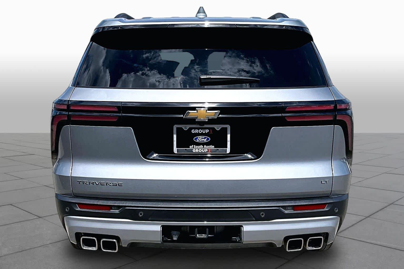 Used 2024 Chevrolet Traverse LT FWD image 5