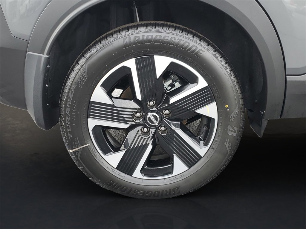 Used 2025 Nissan Kicks SV w/ SV Premium Package image 5