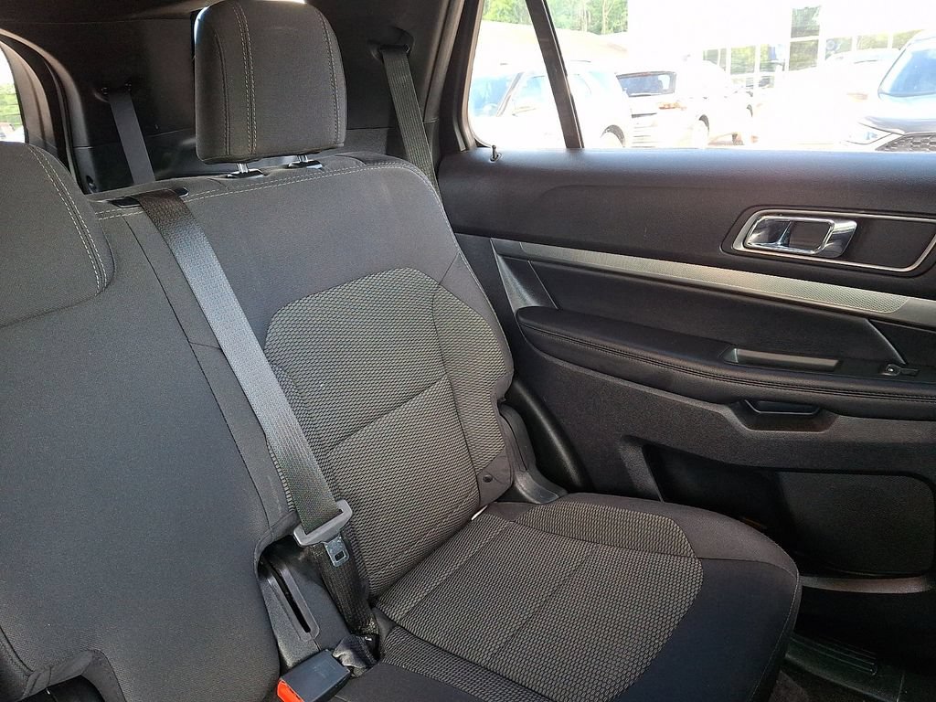 Certified 2018 Ford Explorer XLT w/ Equipment Group 201A AWD/4WD image 20