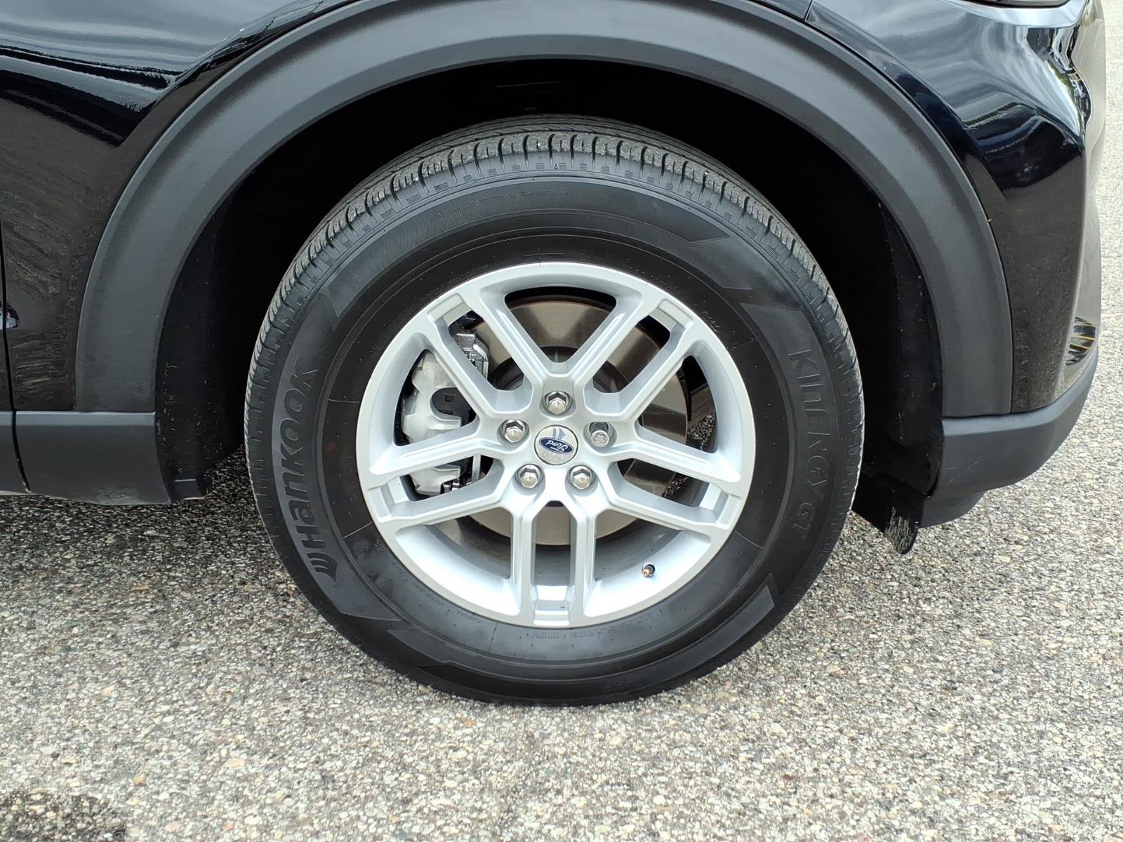 Certified 2025 Ford Explorer Active AWD/4WD image 10