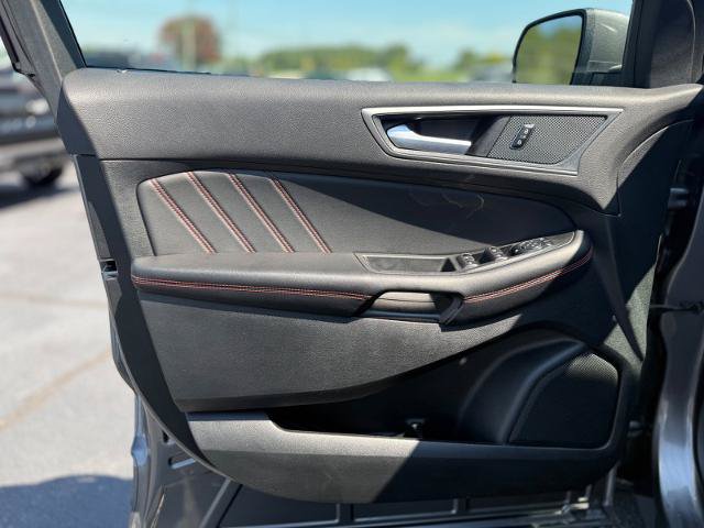 Certified 2023 Ford Edge ST-Line AWD/4WD image 5
