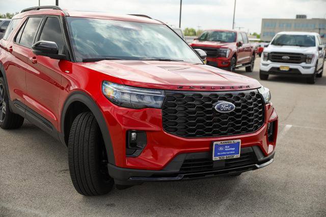 Certified 2025 Ford Explorer ST-Line w/ Premium Package AWD/4WD image 5